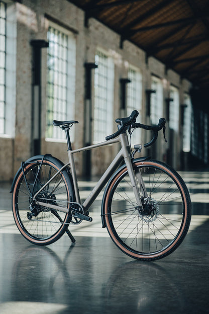 Cube Nuroad ONE FE wood´n´grey 2027 – Gravelbike – Seitenansicht 4