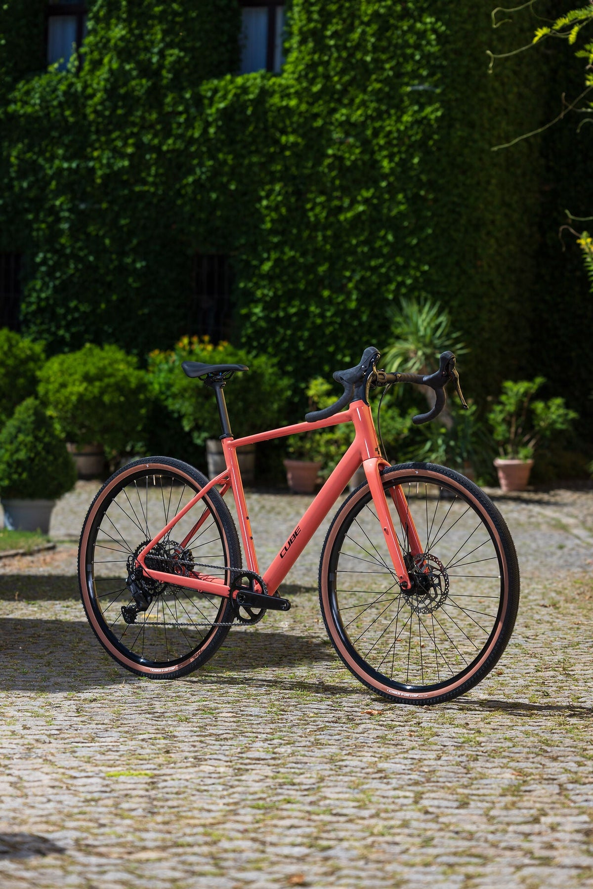 Cube Nuroad ONE spicypapaya´n´black 2027 – Gravelbike – Seitenansicht 2
