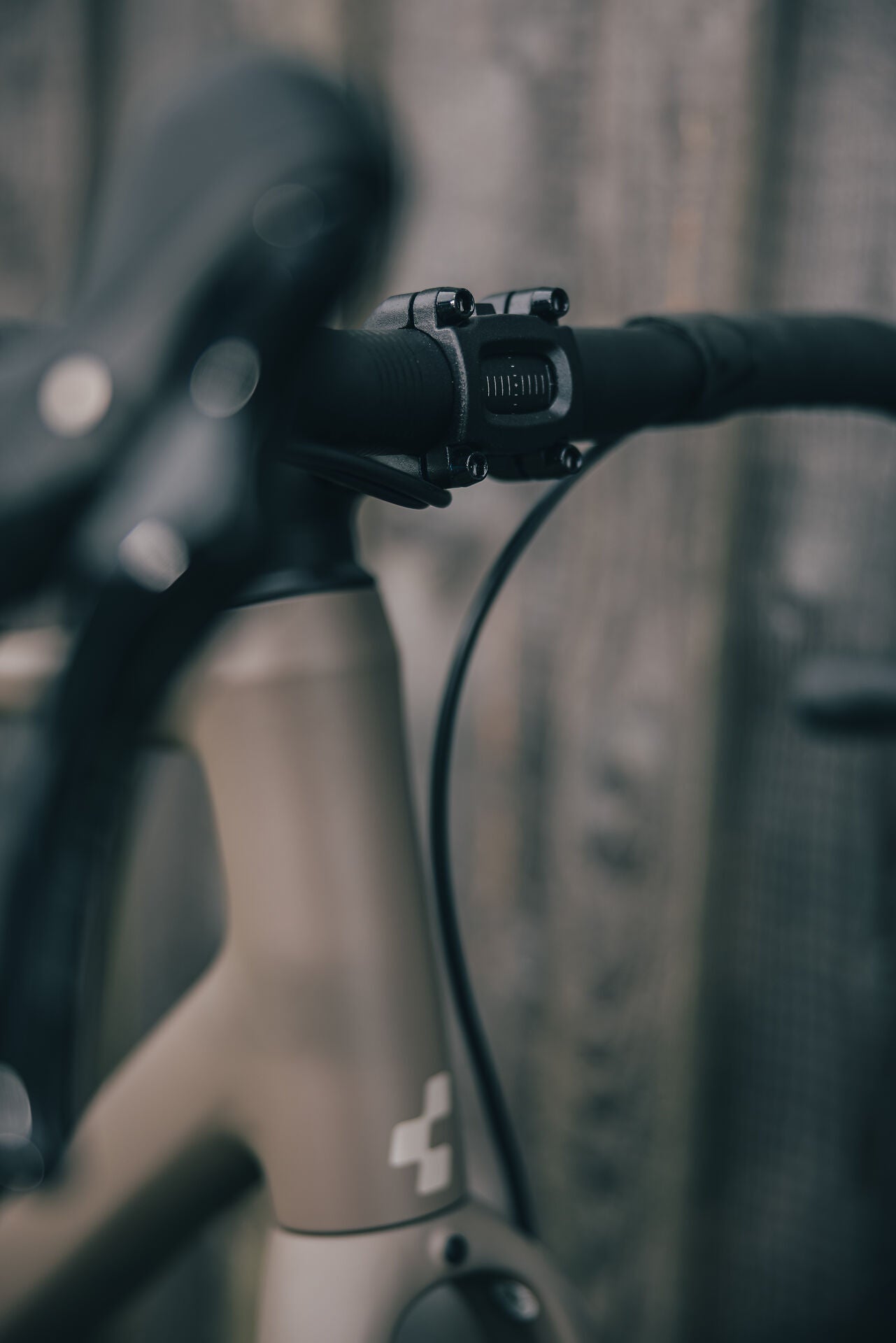 Cube Nuroad ONE wood´n´grey 2027 – Gravelbike – Detailansicht 12