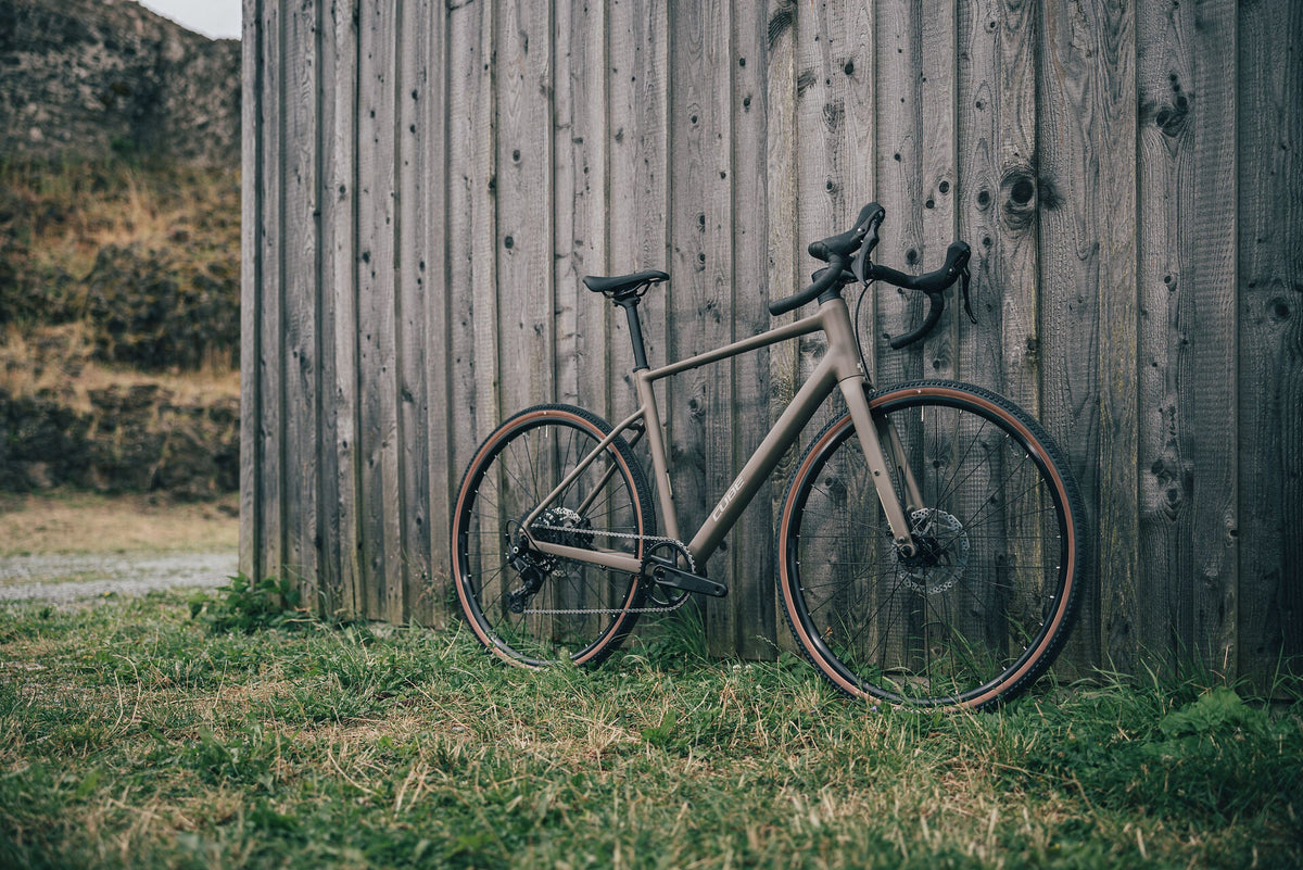 Cube Nuroad ONE wood´n´grey 2027 – Gravelbike – Seitenansicht 4