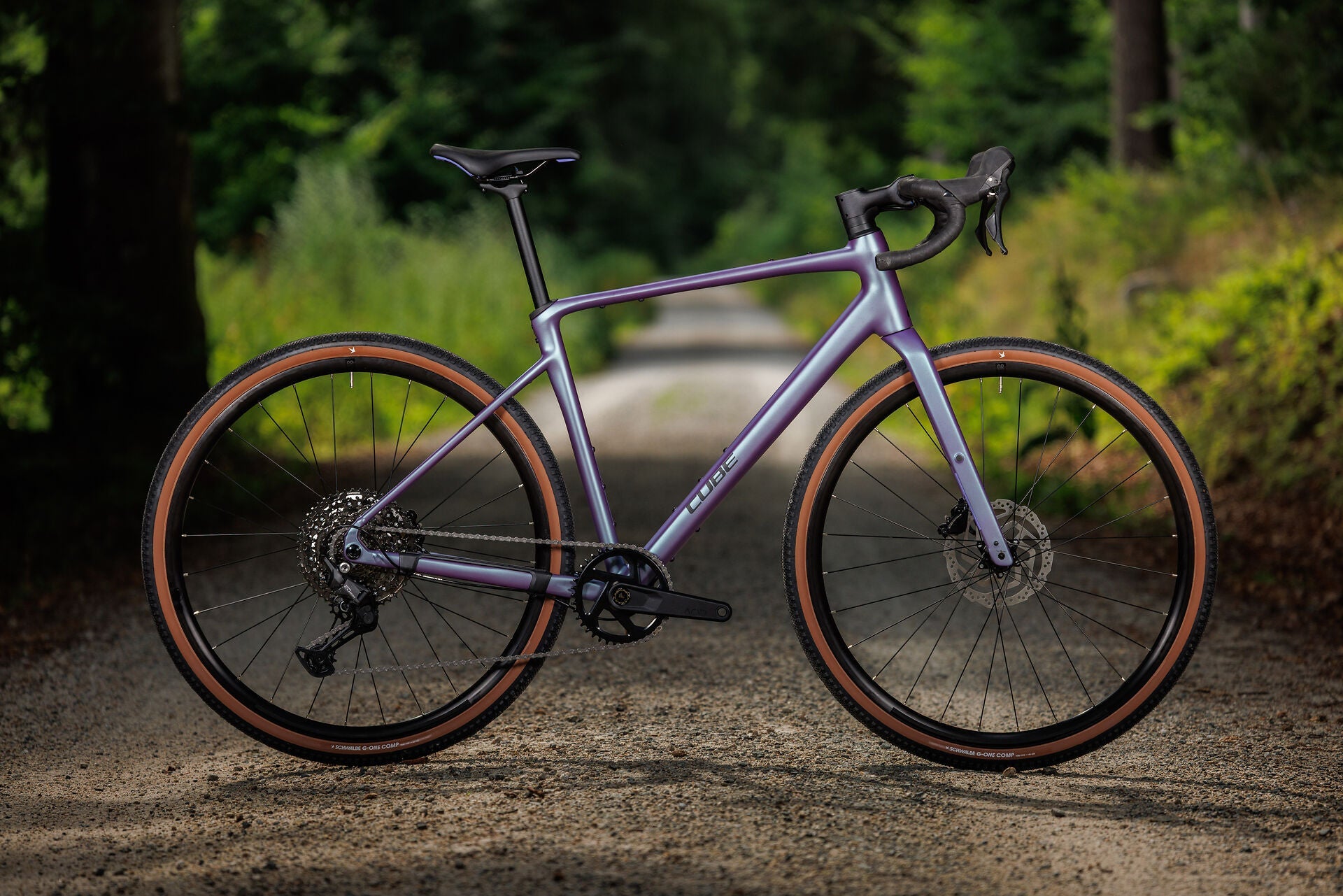 Cube Nuroad Pro mysticpurple´n´black 2027 – Gravelbike – Seitenansicht 1