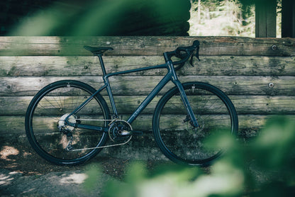 Cube Nuroad Race inkgrey´n´grey 2027 – Gravelbike – Seitenansicht 1