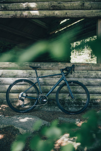 Cube Nuroad Race inkgrey´n´grey 2027 – Gravelbike – Seitenansicht 2