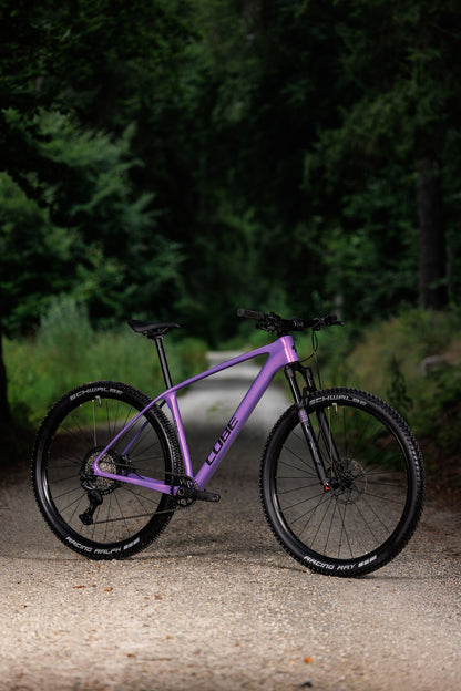 Cube Reaction C:62 Pro cosmicpurple´n´black 2027 – Mountainbike Hardtail – Seitenansicht 4