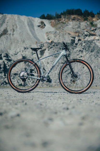 Cube Reaction C:62 Race seagrey´n´black 2027 – Mountainbike Hardtail – Seitenansicht 2