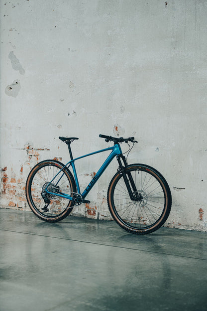 Cube Reaction C:68X SLX mediterreneansea´n´prizm 2027 – Mountainbike Hardtail – Seitenansicht 3
