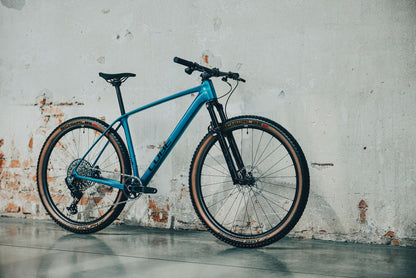 Cube Reaction C:68X SLX mediterreneansea´n´prizm 2027 – Mountainbike Hardtail – Seitenansicht 4