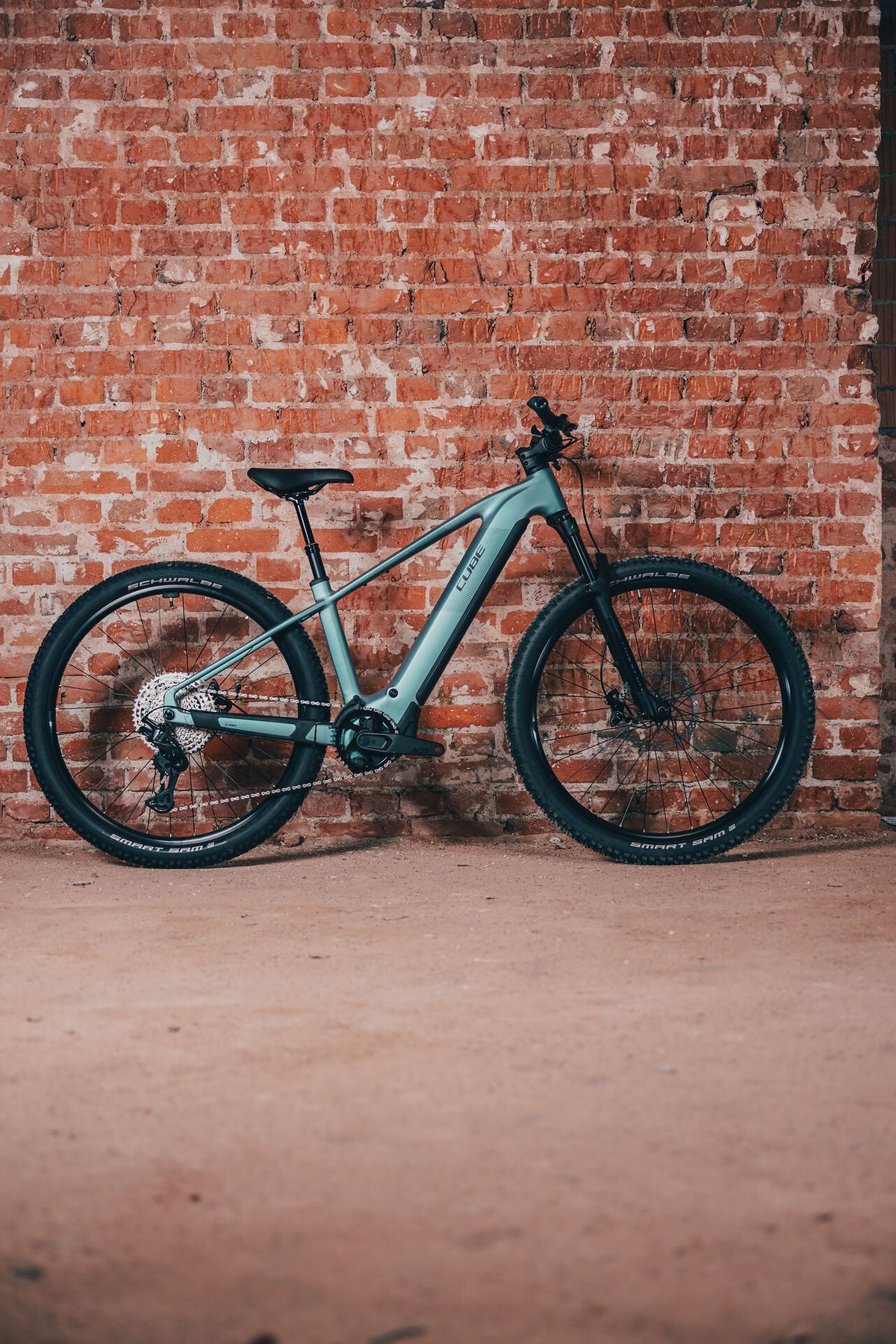 Cube Reaction Hybrid Pro 800 polarlight´n´black 2027 – E-Mountainbike Hardtail – Seitenansicht 2