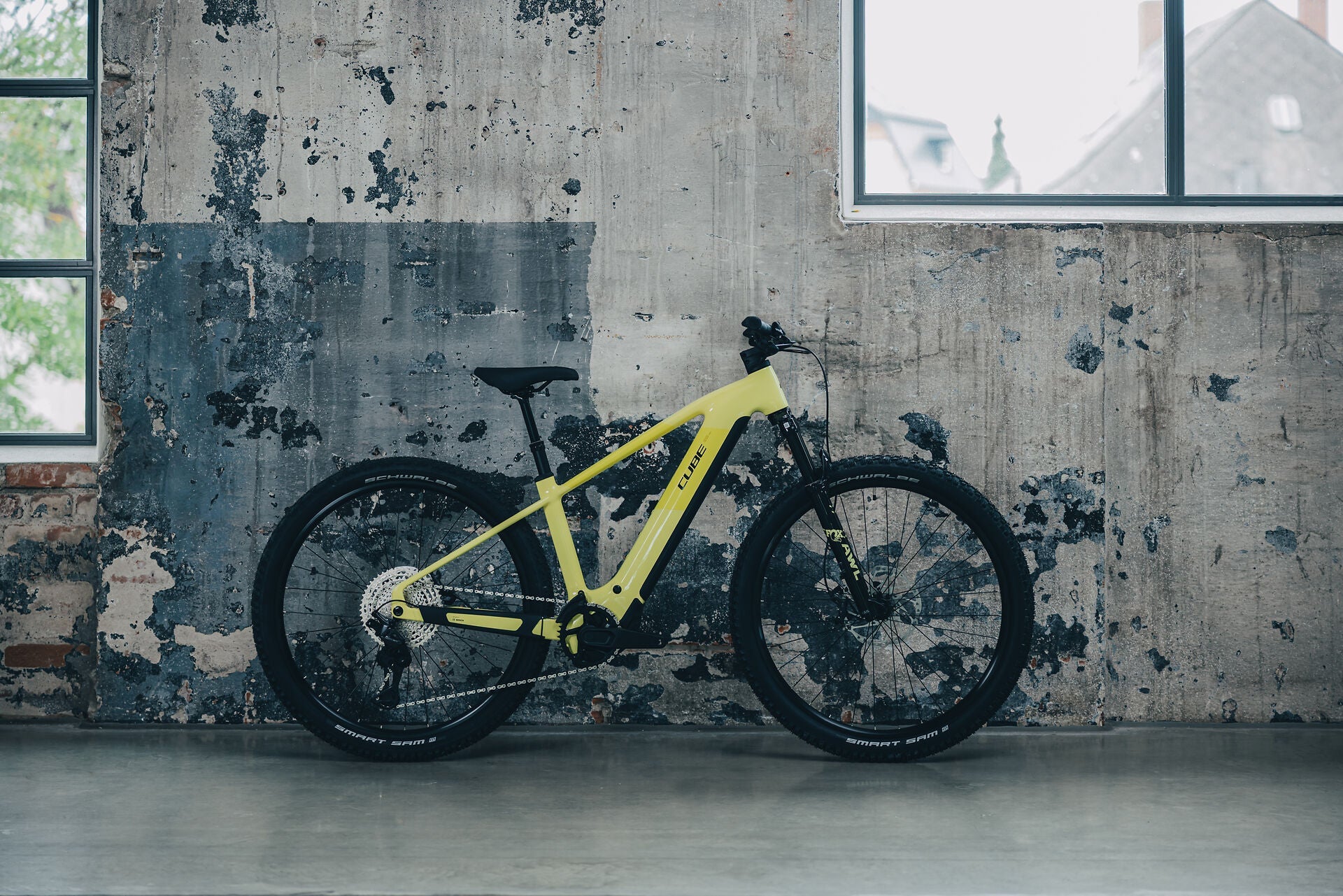 Cube Reaction Hybrid Race 800 bananasplit´n´black 2027 – E-Mountainbike Hardtail – Seitenansicht 1