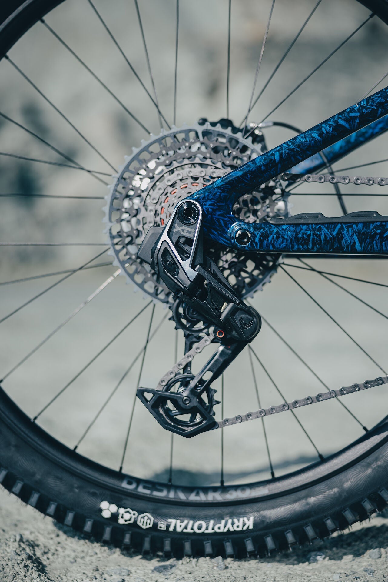 Cube Stereo C:62 Super TM splintercobalt´n´chrome 2027 – Mountainbike Fully – Detailansicht 3