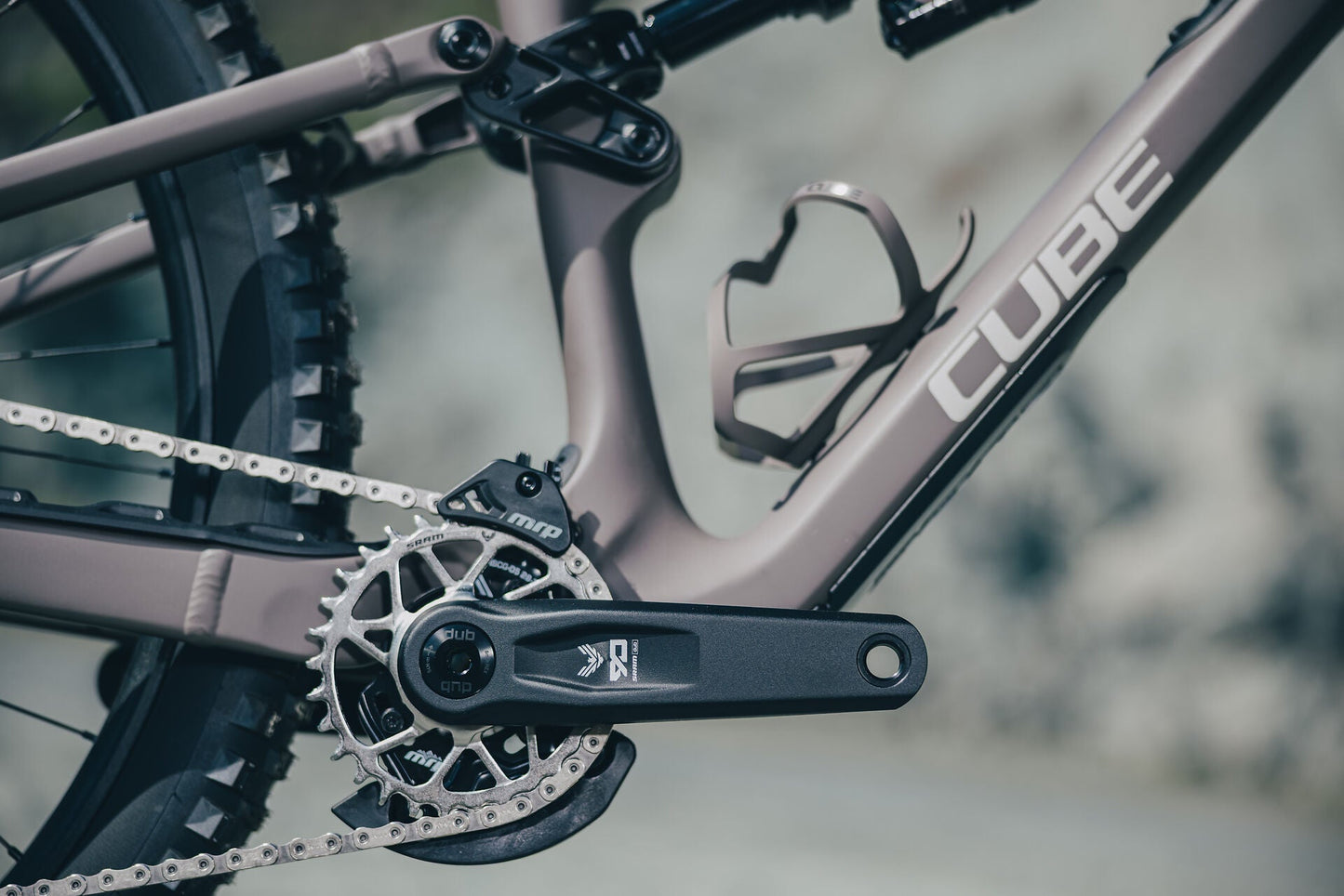 Cube Stereo HPC TM cedar´n´grey 2027 – Mountainbike Fully – Detailansicht 1