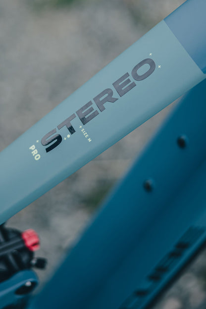 Cube Stereo Hybrid ONE22 Pro 800 bluesapphire´n´blue 2027 – E-Mountainbike Fully – Detailansicht 2