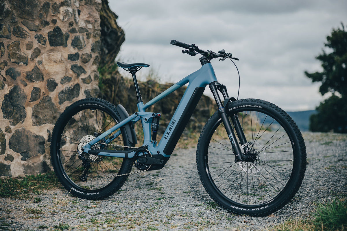 Cube Stereo Hybrid ONE22 Pro 800 bluesapphire´n´blue 2027 – E-Mountainbike Fully – Seitenansicht 3