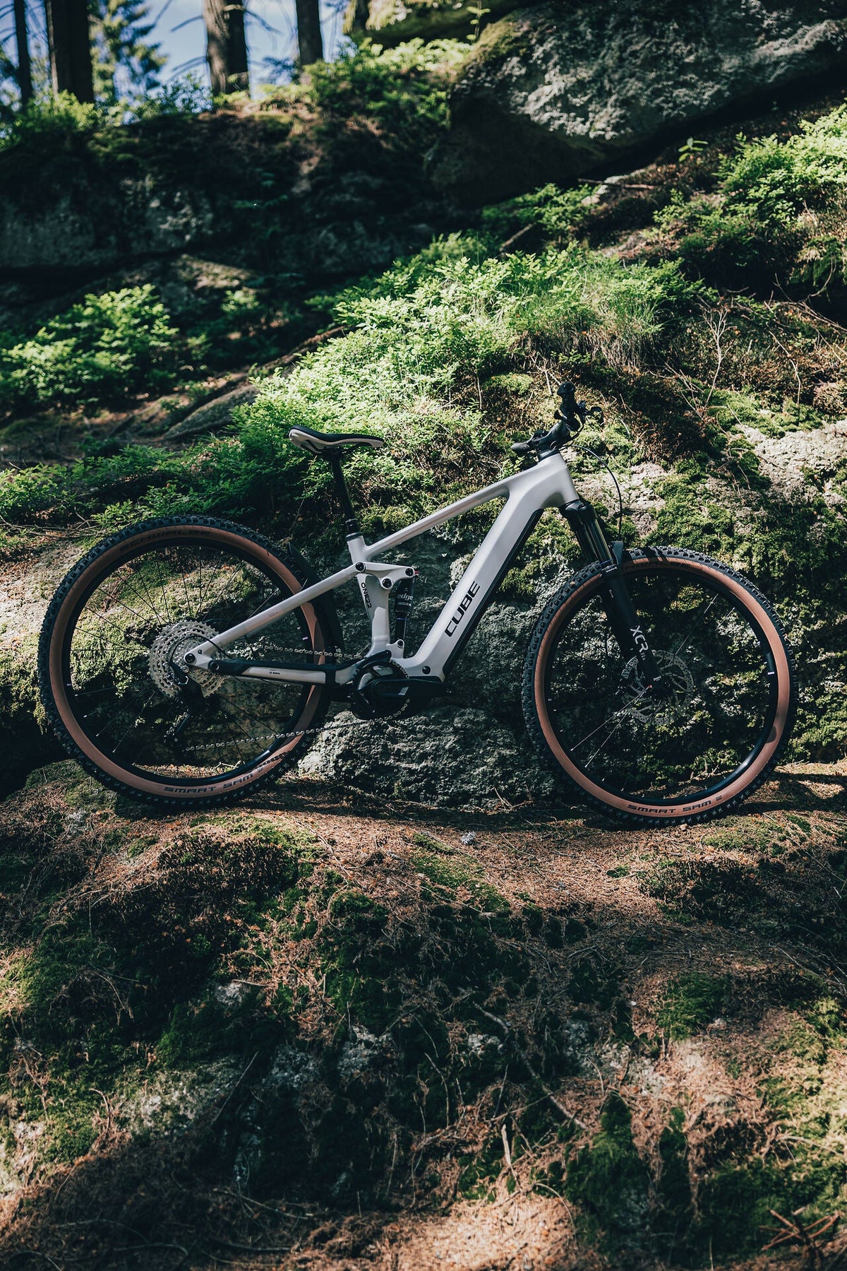 Cube Stereo Hybrid ONE22 Pro 800 foggrey´n´sparklerose 2027 – E-Mountainbike Fully – Seitenansicht 2