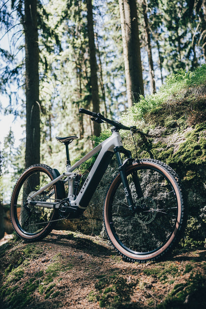 Cube Stereo Hybrid ONE22 Pro 800 foggrey´n´sparklerose 2027 – E-Mountainbike Fully – Seitenansicht 4