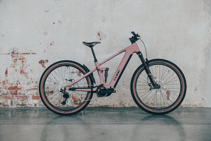 Cube Stereo Hybrid ONE22 SLX 800 ruby´n´black 2027 – E-Mountainbike Fully – Seitenansicht 1