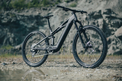 Cube Stereo Hybrid ONE44 HPC EXC 800 slabgrey´n´black 2027 – E-Mountainbike Fully – Seitenansicht 5