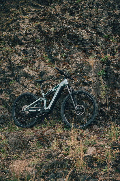Cube Stereo Hybrid ONE44 HPC Pro 800 pearlaqua´n´black 2027 – E-Mountainbike Fully – Seitenansicht 3