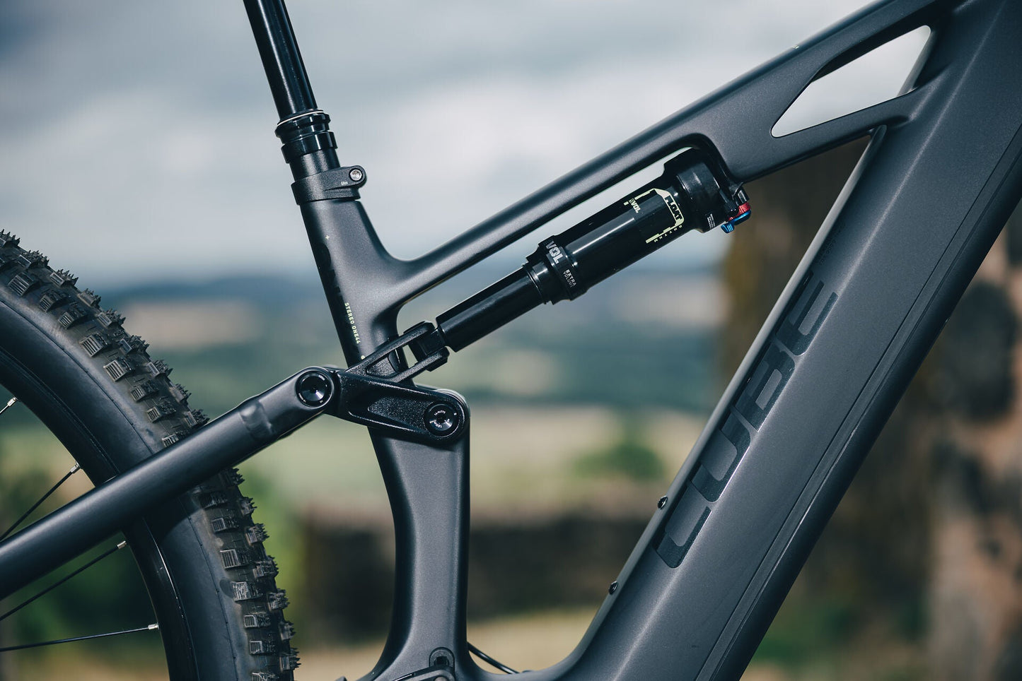 Cube Stereo Hybrid ONE44 HPC Race 800 coal´n´green 2027 – E-Mountainbike Fully – Detailansicht 5