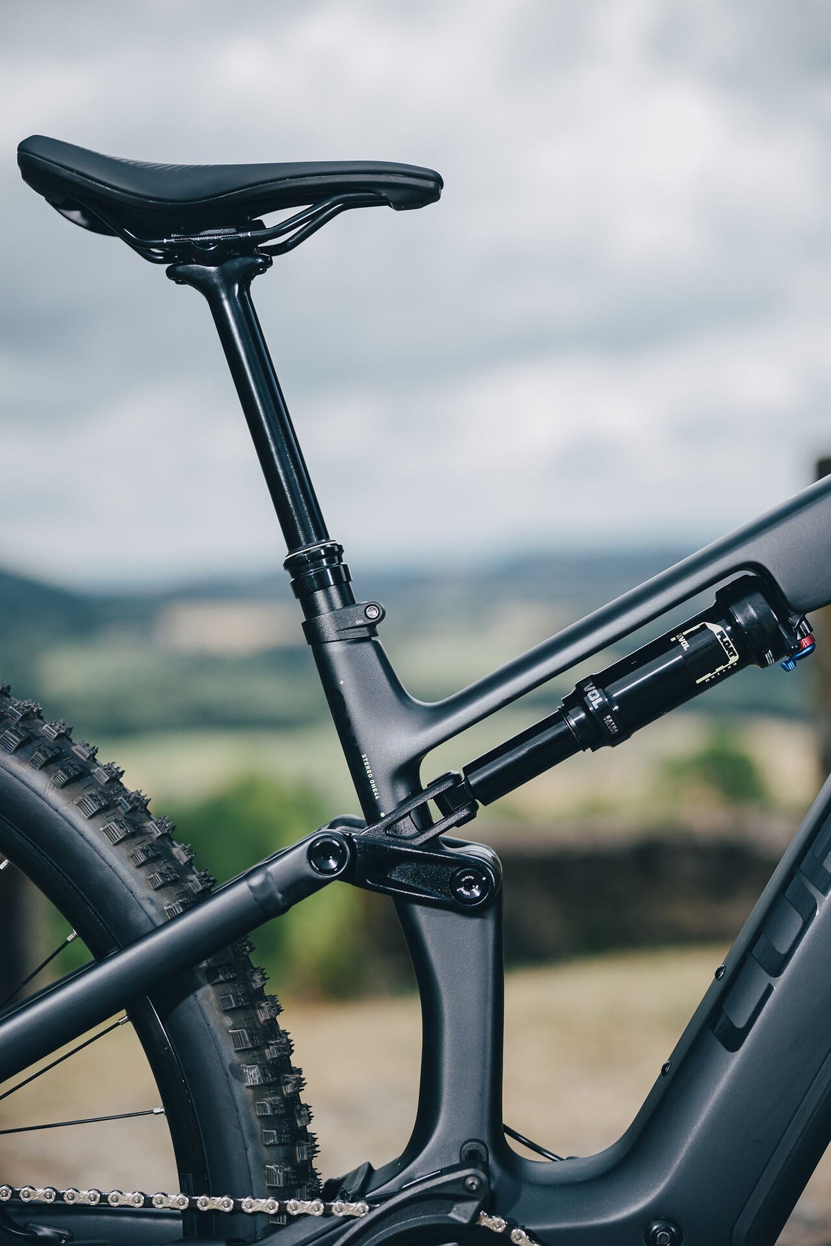 Cube Stereo Hybrid ONE44 HPC Race 800 coal´n´green 2027 – E-Mountainbike Fully – Detailansicht 6