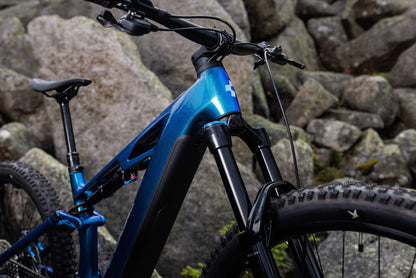 Cube Stereo Hybrid ONE44 HPC Race 800 nebula´n´prizm 2027 – E-Mountainbike Fully – Detailansicht 1