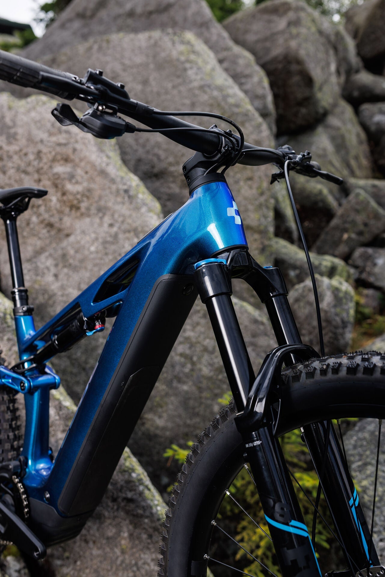 Cube Stereo Hybrid ONE44 HPC Race 800 nebula´n´prizm 2027 – E-Mountainbike Fully – Detailansicht 2