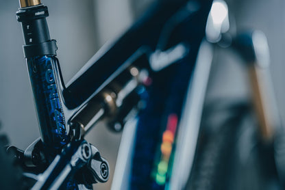 Cube Stereo Hybrid ONE44 HPC SLT 800 splinternavy´n´prizm 2027 – E-Mountainbike Fully – Detailansicht 8