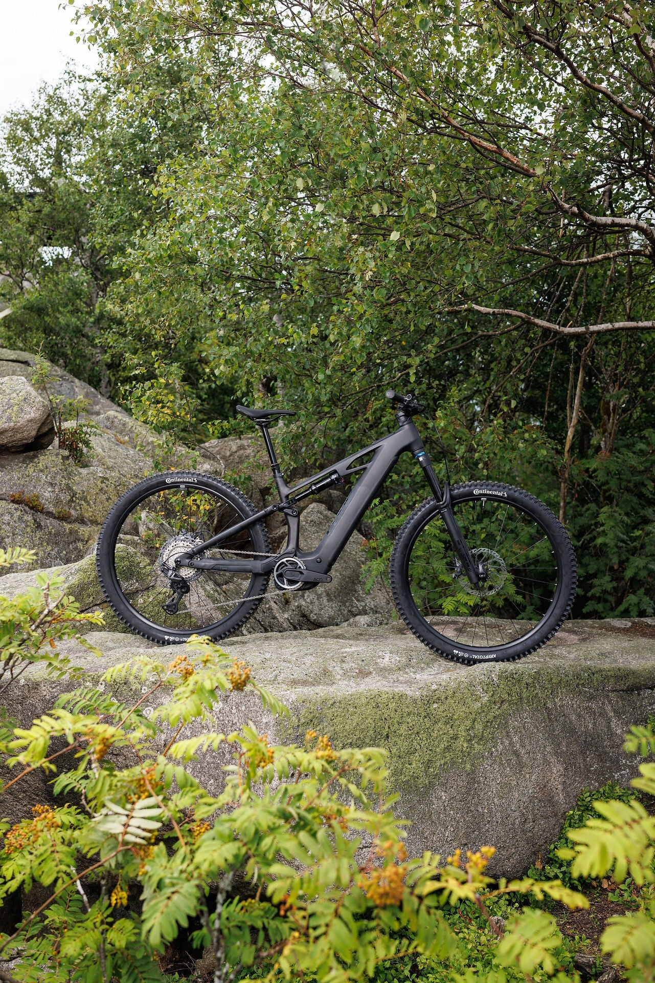 Cube Stereo Hybrid ONE44 HPC SLX 800 blackline 2027 – E-Mountainbike Fully – Seitenansicht 2