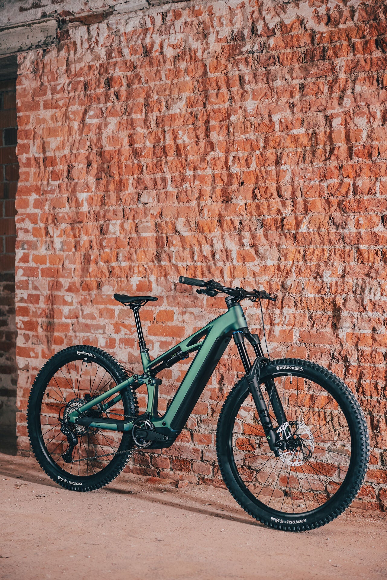 Cube Stereo Hybrid ONE44 HPC SLX 800 jungali´n´black 2027 – E-Mountainbike Fully – Seitenansicht 3