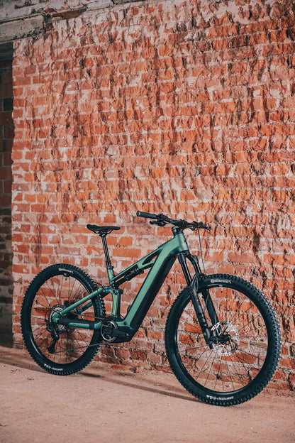 Cube Stereo Hybrid ONE44 HPC SLX 800 jungali´n´black 2027 – E-Mountainbike Fully – Seitenansicht 3