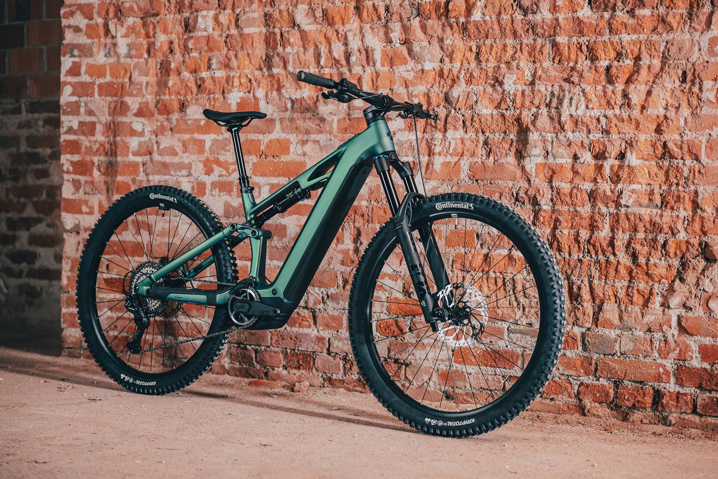 Cube Stereo Hybrid ONE44 HPC SLX 800 jungali´n´black 2027 – E-Mountainbike Fully – Seitenansicht 4