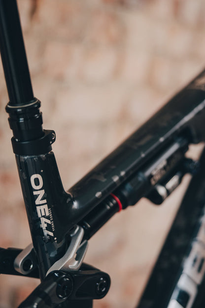 Cube Stereo Hybrid ONE44 HPC Super TM 800 graphiteglitch´n´grey 2027 – E-Mountainbike Fully – Detailansicht 14
