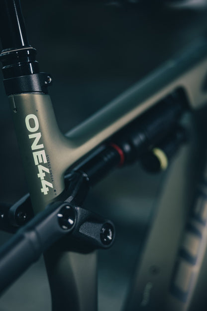 Cube Stereo Hybrid ONE44 HPC TM 800 reedgreen´n´gills 2027 – E-Mountainbike Fully – Detailansicht 14