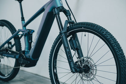 Cube Stereo Hybrid ONE44 SLX 800 smaragdgrey´n´chrome 2027 – E-Mountainbike Fully – Detailansicht 9