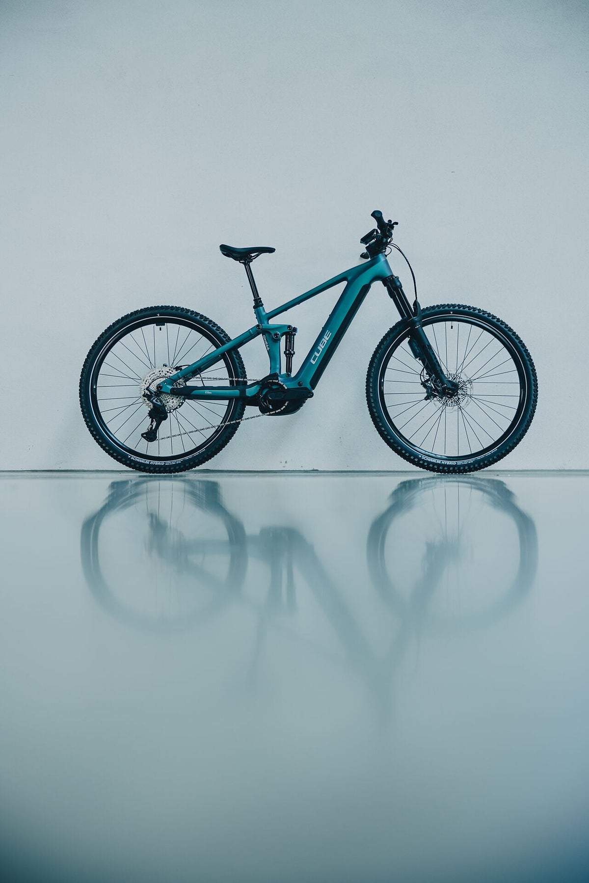 Cube Stereo Hybrid ONE44 SLX 800 smaragdgrey´n´chrome 2027 – E-Mountainbike Fully – Seitenansicht 2