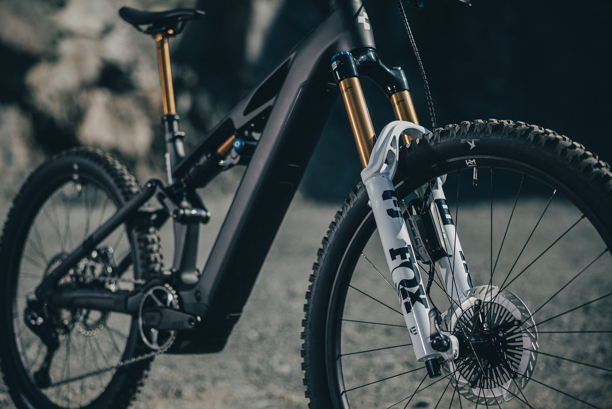 Cube Stereo Hybrid ONE77 HPC AT 800 carbon´n´white 2027 – E-Mountainbike Fully – Detailansicht 3