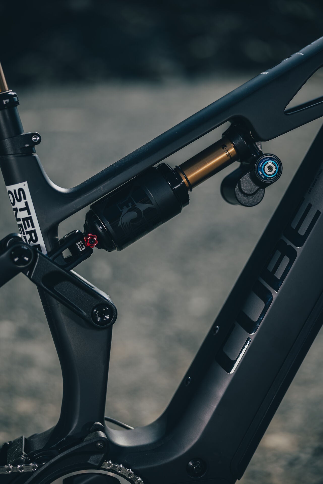 Cube Stereo Hybrid ONE77 HPC AT 800 carbon´n´white 2027 – E-Mountainbike Fully – Detailansicht 9