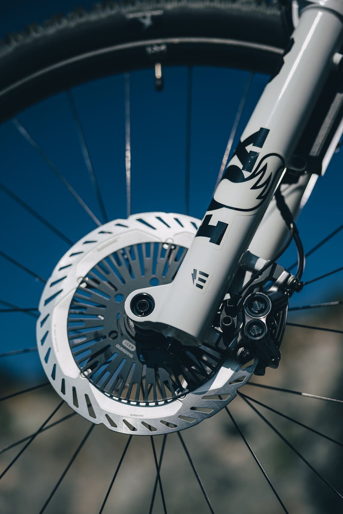 Cube Stereo Hybrid ONE77 HPC AT 800 carbon´n´white 2027 – E-Mountainbike Fully – Detailansicht 15