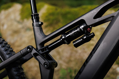 Cube Stereo Hybrid ONE77 HPC SLX 800 blackline 2027 – E-Mountainbike Fully – Detailansicht 2