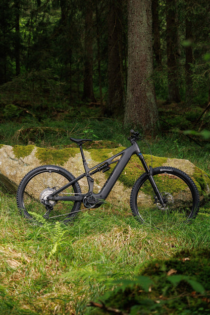 Cube Stereo Hybrid ONE77 HPC SLX 800 blackline 2027 – E-Mountainbike Fully – Seitenansicht 2