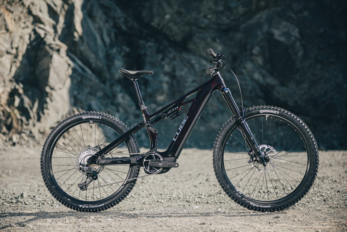 Cube Stereo Hybrid ONE77 HPC SLX 800 liquidred´n´black 2027 – E-Mountainbike Fully – Seitenansicht 1