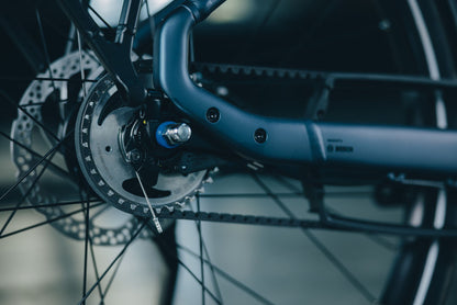 Cube Supreme Hybrid Deluxe ONE 600 navyblack´n´black Easy Entry 2027 – E-Trekkingrad – Detailansicht 3