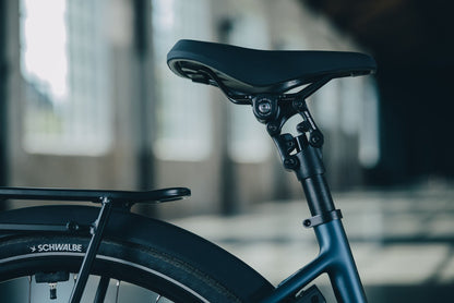 Cube Supreme Hybrid Deluxe ONE 600 navyblack´n´black Easy Entry 2027 – E-Trekkingrad – Detailansicht 4
