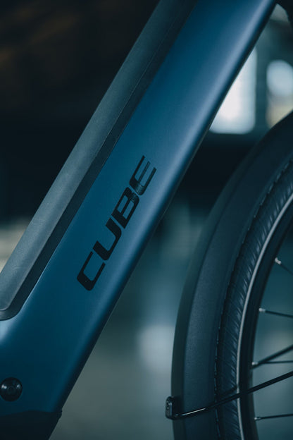 Cube Supreme Hybrid Deluxe ONE 600 navyblack´n´black Easy Entry 2027 – E-Trekkingrad – Detailansicht 6
