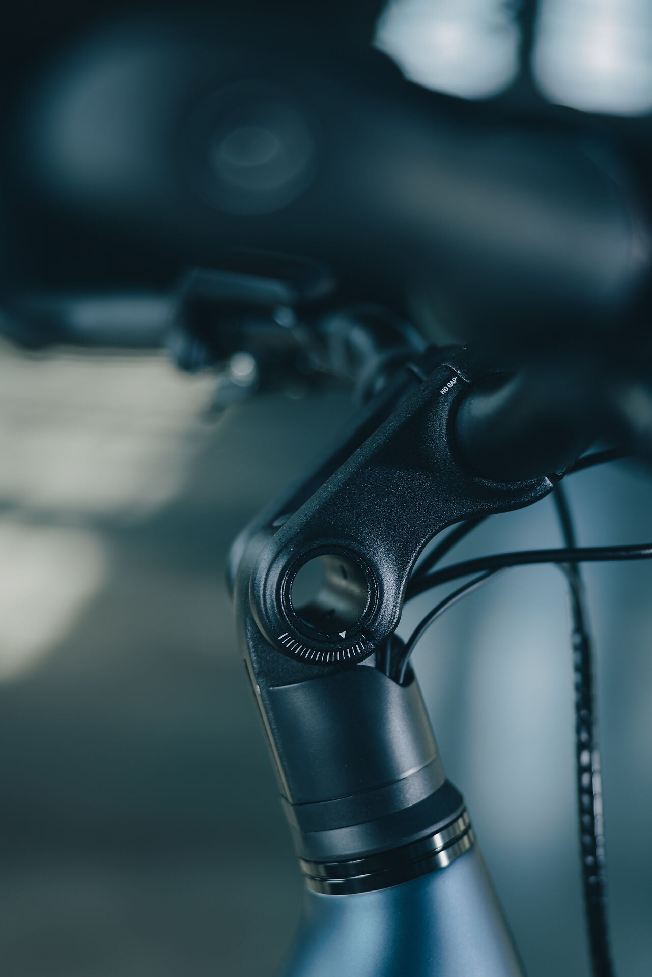 Cube Supreme Hybrid Deluxe ONE 600 navyblack´n´black Easy Entry 2027 – E-Trekkingrad – Detailansicht 8