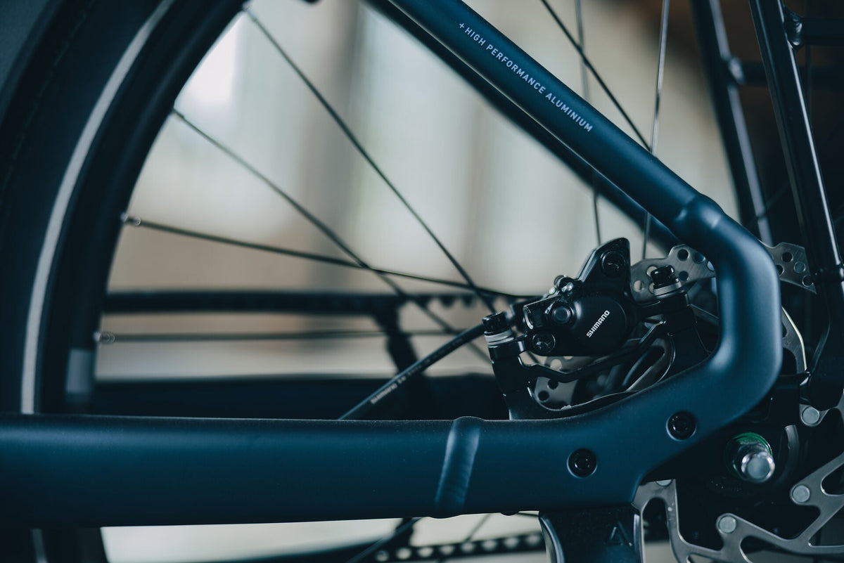 Cube Supreme Hybrid Deluxe ONE 600 navyblack´n´black Easy Entry 2027 – E-Trekkingrad – Detailansicht 11