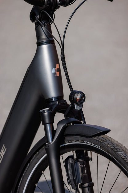 Cube Supreme Hybrid Deluxe SLT 600 slabgrey´n´chrome Easy Entry 2027 – E-Trekkingrad – Detailansicht 2