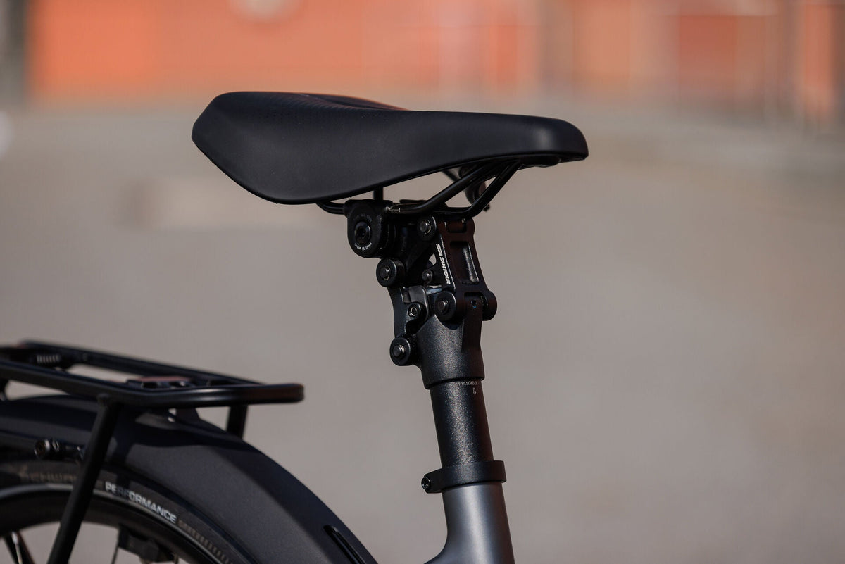 Cube Supreme Hybrid Deluxe SLT 600 slabgrey´n´chrome Easy Entry 2027 – E-Trekkingrad – Detailansicht 3