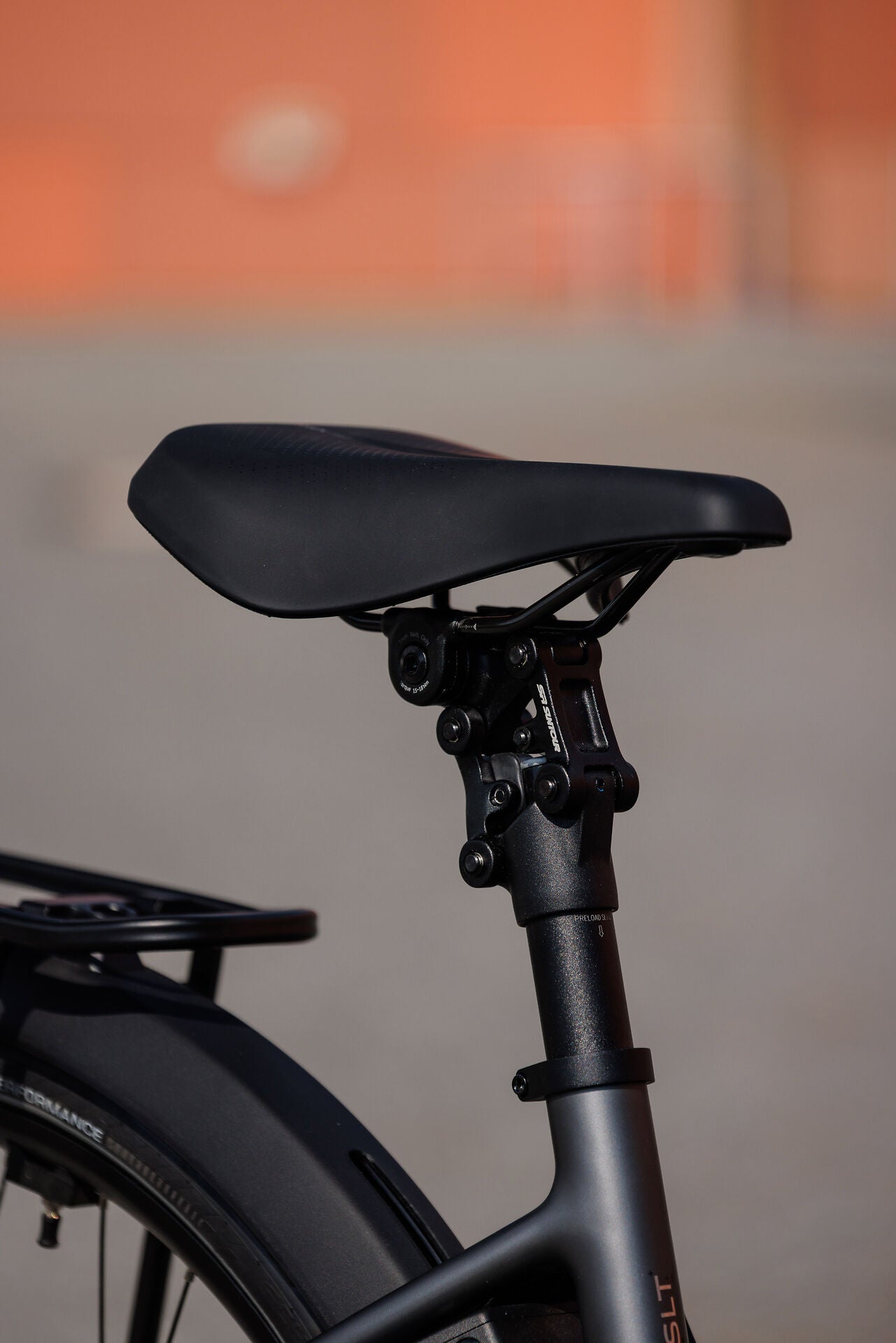 Cube Supreme Hybrid Deluxe SLT 600 slabgrey´n´chrome Easy Entry 2027 – E-Trekkingrad – Detailansicht 4