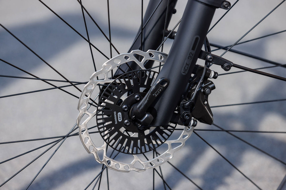 Cube Supreme Hybrid Deluxe SLT 600 slabgrey´n´chrome Easy Entry 2027 – E-Trekkingrad – Detailansicht 9
